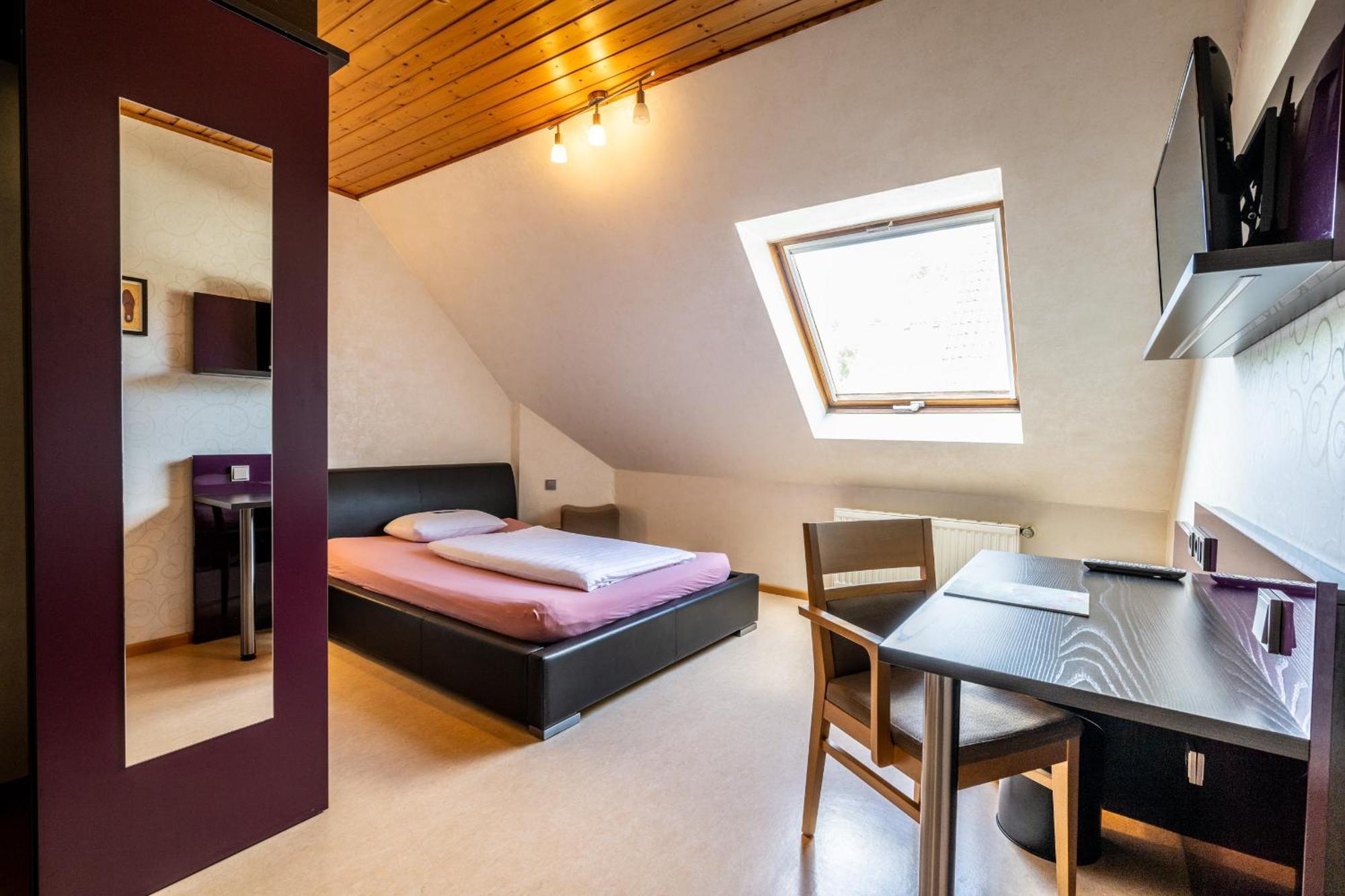 Weinhotel Restaurant Klostermuehle Ockfen Exteriör bild