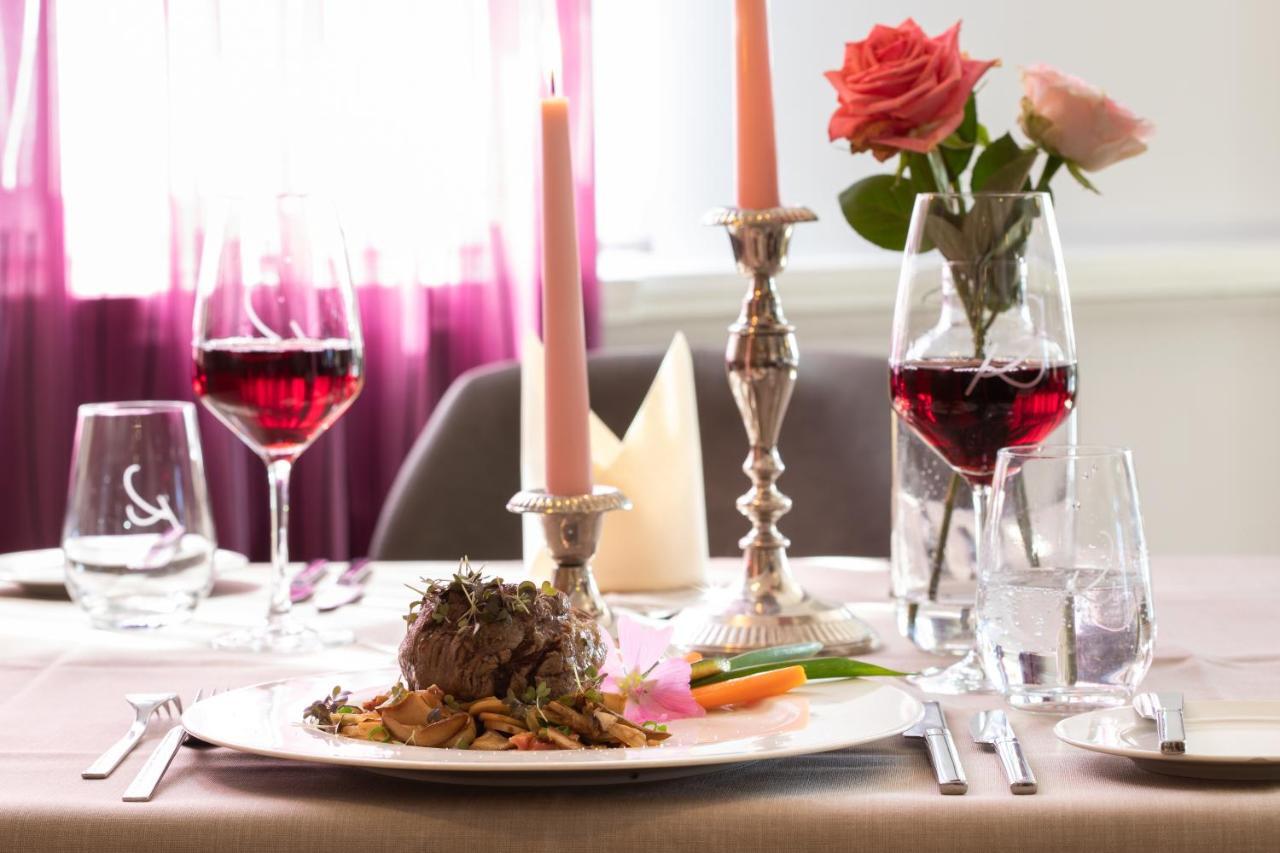 Weinhotel Restaurant Klostermuehle Ockfen Exteriör bild